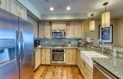 Peak 8 Condo | Breckenridge CO | One Ski Hill Place | 2 Bedroom