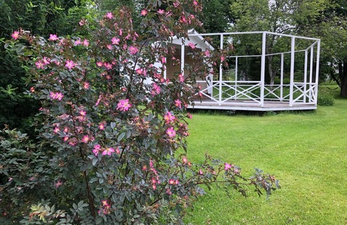 Bredsjo Bed & Breakfast | Bredsjö Gamla Herrgård White Dream Mansion