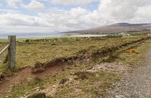Mulranny Cottage | BREEZEMOUNT, family friendly, with a garden in Mulranny, County Mayo