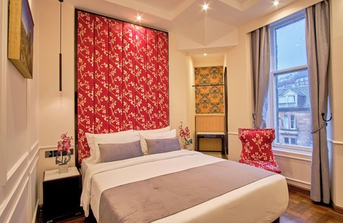 Oban Hotel | Breezy Bay View Lodging Near Stories, Steamers & Streets to Stroll l 4 Rooms