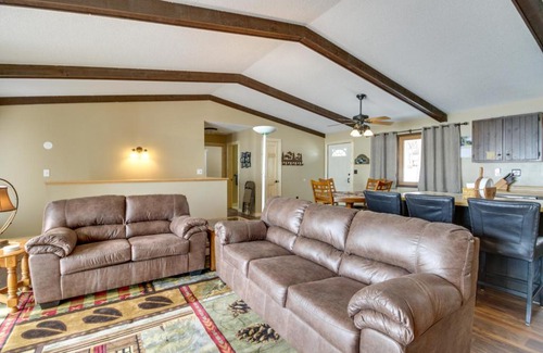 Breezy Point House | Breezy Point House with Dock on Pelican Lake!