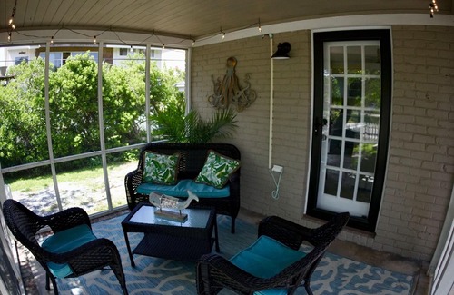 Northeast Virginia Beach Condo | Breezy, Quaint, and Dog- Friendly North End duplex.