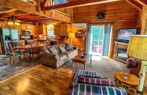 Piney Creek House | Breezy River Mountain Cabin