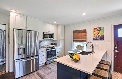 Surfside Beach Cottage | Breezy Surfside Beach Home w/Deck: Walk to Beach