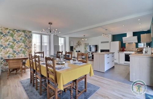 Saint-Brice-en-Cogles House | Breizh Roch - Maen Roch