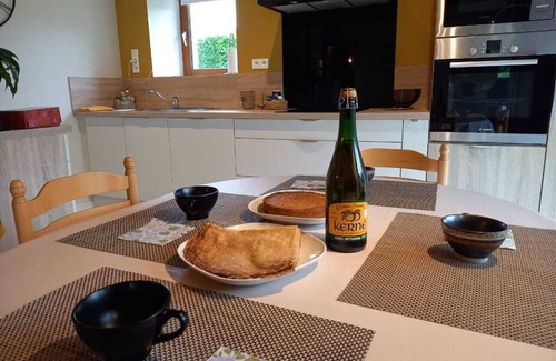 Pont-l'Abbe House | Breton house, south-facing terrace, 4/5 pers. 7 minutes from the beach by car!
