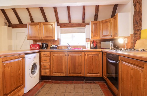 Chislet Cottage | BREW COTTAGE, pet friendly, character holiday cottage in Marshside