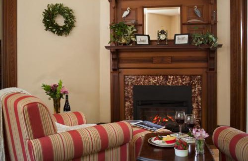 Freeport Bed & Breakfast | Brewster House Bed & Breakfast