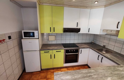 Smarjeske Toplice Apartment | Brezovica Spacious Family-Friendy Apartment - Two Bedroom Apartment with Balcony