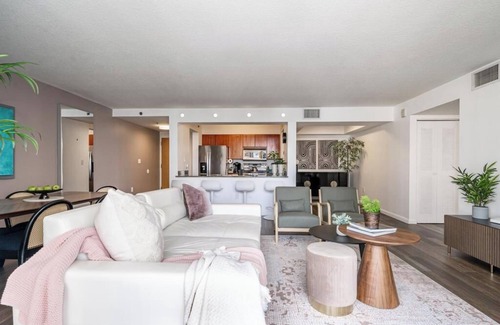 Brickell Condo | Brickell: 2 bedroom condo in the heart of Miami's vibrant neighborhood- City & Water View