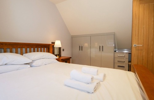 Newby Bridge Cottage | BRIDGE COTTAGE, family friendly, with a garden in Newby Bridge
