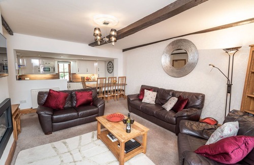 Keswick Cottage | Bridge House Apartment 2 - an apartment that sleeps 6 guests in 3 bedrooms