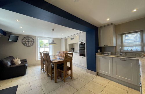 Keswick Cottage | Bridge House - a house that sleeps 8 guests in 4 bedrooms