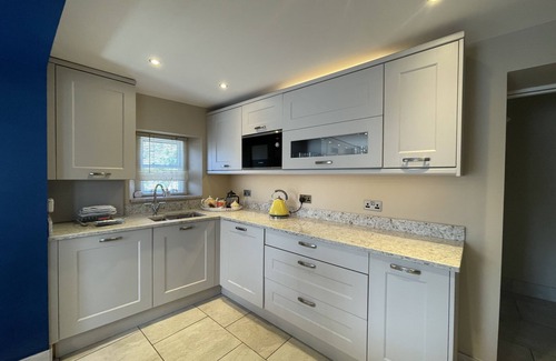 Keswick Cottage | Bridge House - a house that sleeps 8 guests in 4 bedrooms