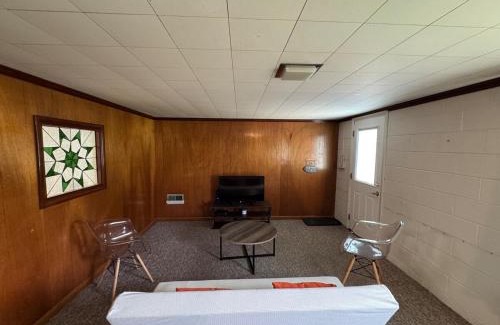 Bridgeport House | Bridgeport House WV, Close to UHC, FBI, The Bridge Complex