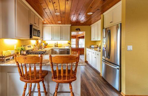 Bass Lake House | Brier Escape