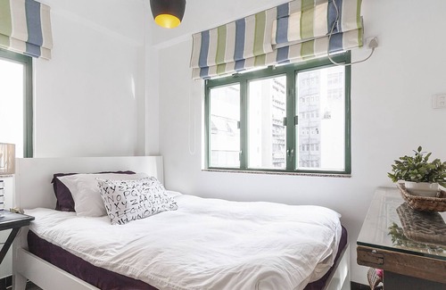 Sheung Wan Apartment | Bright 1 bed room flat with rooftop