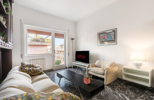 Appio Latino Apartment | Bright 2 Bedroom Apartment in San Giovanni