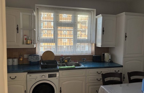 Hackney Apartment | Bright 2 Bedroom flat close to City Centre