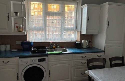 Hackney Apartment | Bright 2 Bedroom flat close to City Centre
