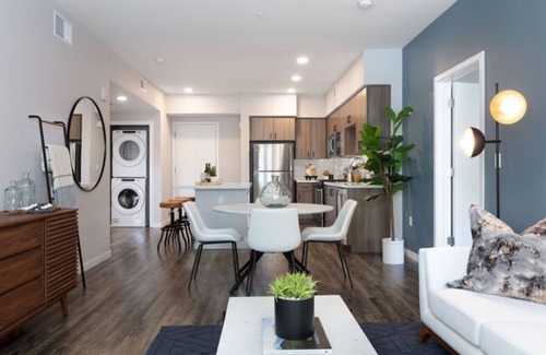 Sunnyvale Condo | Bright 2BR Condo at Murphy Station w Pool