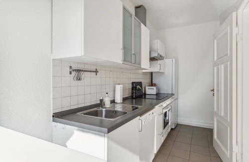 Weissensee Apartment | Bright 3-room apartment near Prenzlauer Berg