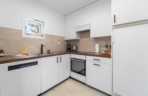 Surlej Apartment | Bright 3-room flat on the 1st floor in a quiet, sunny south-east location, appro