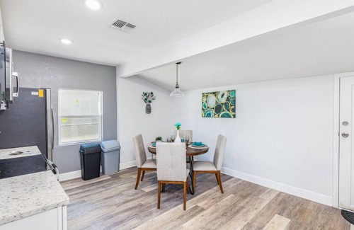 Azalea Park House | Bright 3BR Retreat Near Parks Pets Welcome + Wi-Fi