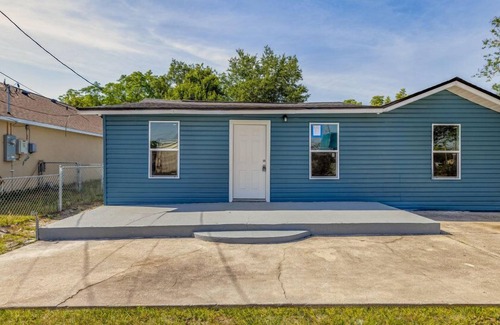 Azalea Park House | Bright 3BR Retreat Near Parks Pets Welcome + Wi-Fi