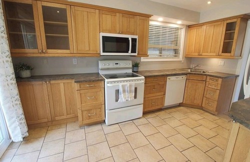 Orangeville House | Bright airy home in Orangeville nnn