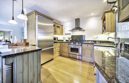 Juno Beach House | Bright & Airy Luxury Cottage on Juno Beach