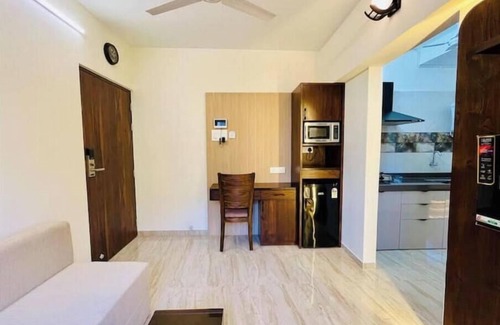 Kandivali East Apartment | Bright & Airy Twin Bed Apartment THE BNB STAY
