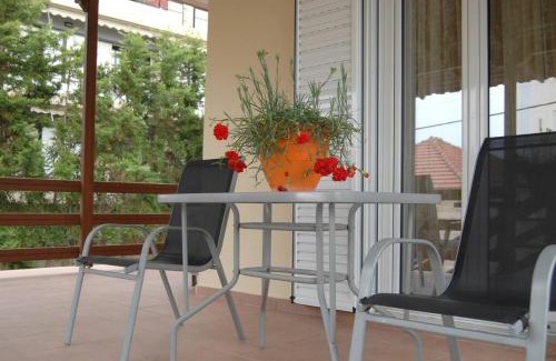 Kato Diminio House | Bright and airy home 50 meters from the beach