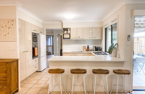 Noosaville House | Bright and Beautiful Summer House with Pool