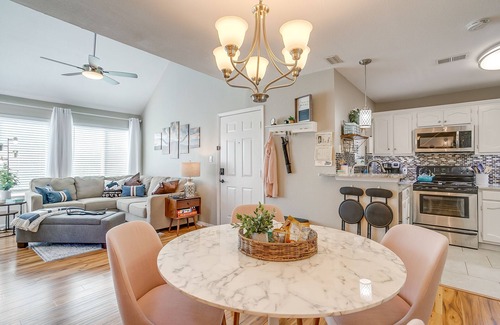 Fort Worth Condo | Bright and beautifully updated loft condo-GREAT Amenities-30 night min!