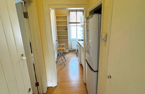 Stockwell Apartment | Bright and Comfortable Stockwell Flat Convenient Location