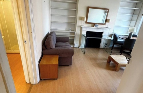 Stockwell Apartment | Bright and Comfortable Stockwell Flat Convenient Location