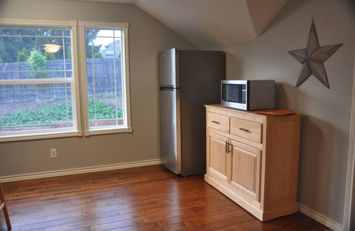 Cedar Mill Apartment | Bright and cozy 1 bedroom apartment unit