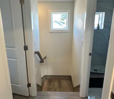 Sunset House | Bright and cozy modern home in Vancouver - central to YVR-Downtown - Free Private Parking