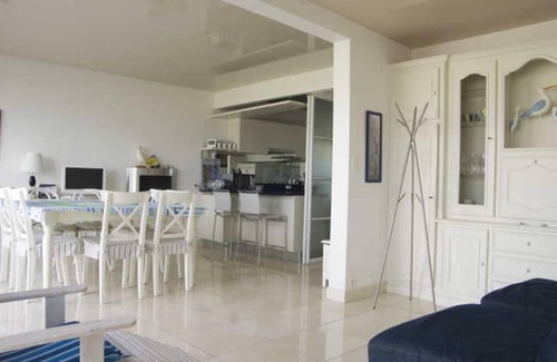 La Trinite-sur-Mer Apartment | Bright and modern apartment in the heart of La Trinité sur mer