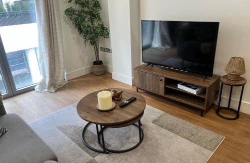 Lancaster Gate Apartment | Bright and Modern 3 Bed Apartment Hyde Park Central London