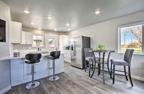 Augusta House | Bright and Modern Augusta Home - Walk to Town!