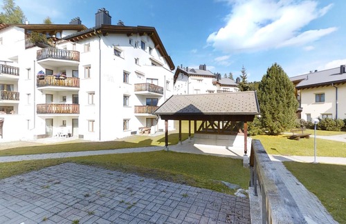 Champfer Apartment | Bright and quiet 2½-room apartment on the ground floor, 70m2, facing east.