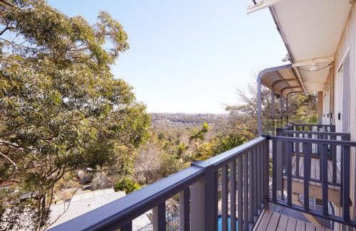 Frenchs Forest Apartment | Bright And Spacious Family Home With Leafy Deck