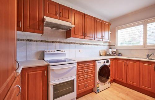 Frenchs Forest Apartment | Bright And Spacious Family Home With Leafy Deck