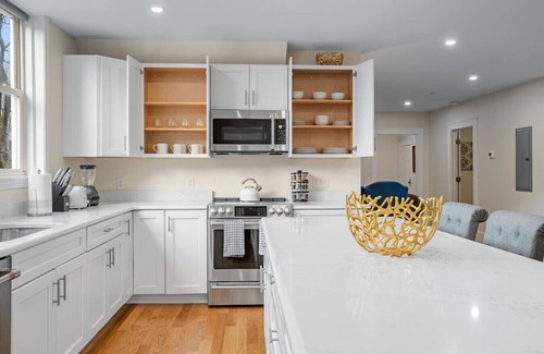 Worcester Condo | Bright and Spacious 2BR/2BATH Condo with Parking