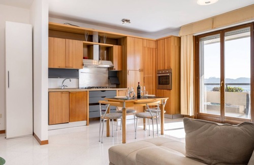 Ponte San Giovanni Apartment | Bright apartment with terrace x6
