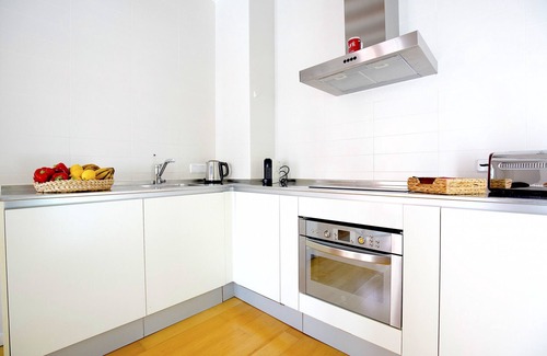 La Llotja-Born Apartment | Bright Apartment in Palma Old Town, Wifi, Balcony, Spacious, Air Conditioning