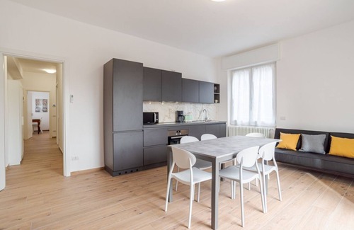 Cesana Brianza Apartment | Bright Apartment with balcony! Resegone House