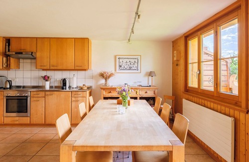 Ormont-Dessus Apartment | Bright apartment with beautiful views of the mountains and village